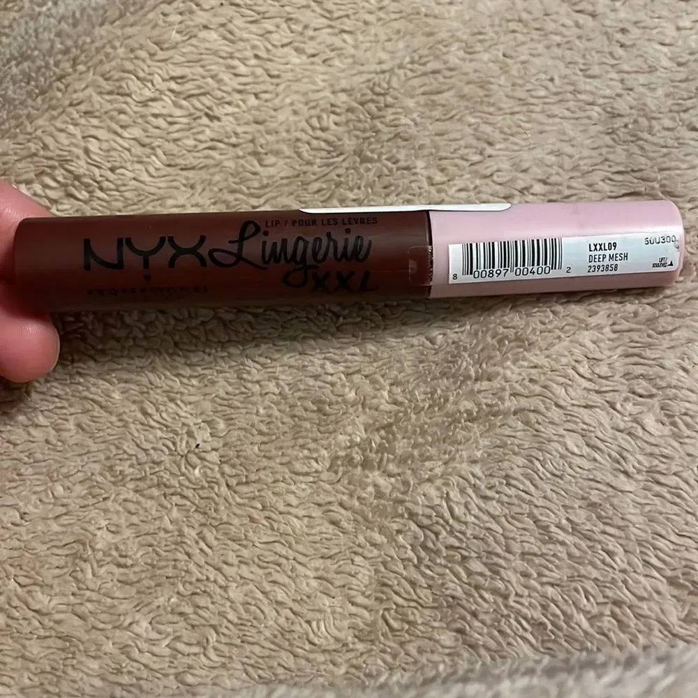 NYX lip lingerie